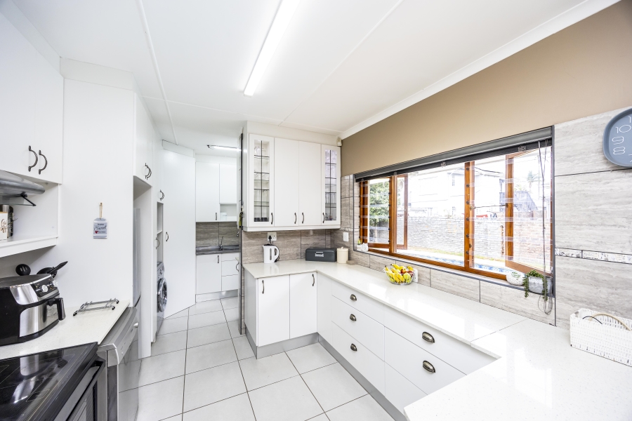 To Let 3 Bedroom Property for Rent in Beacon Bay Eastern Cape